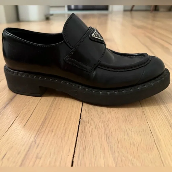 Prada Women’s Black Loafers Size 38 - Picture 2 of 11